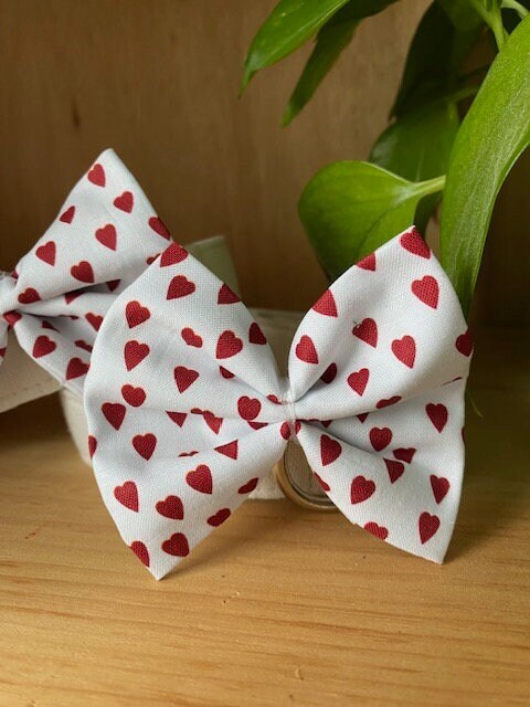 Valentine Bow Ties for Dogs, Box of 25, Dog Groom Love Bows, Red Heart Bows for Dog Groomers